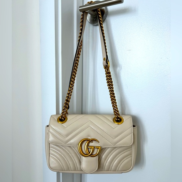 Gucci white/cream colored with gold hardware Marmont leather shoulder bag - Picture 1 of 7